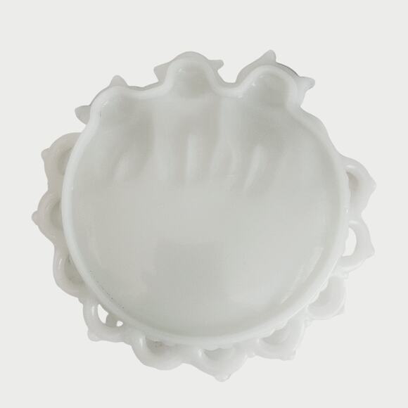 Vintage EAPG Westmoreland Kittens Pressed Milkglass Set of 2 Dishes 6.5” - Picture 3 of 7